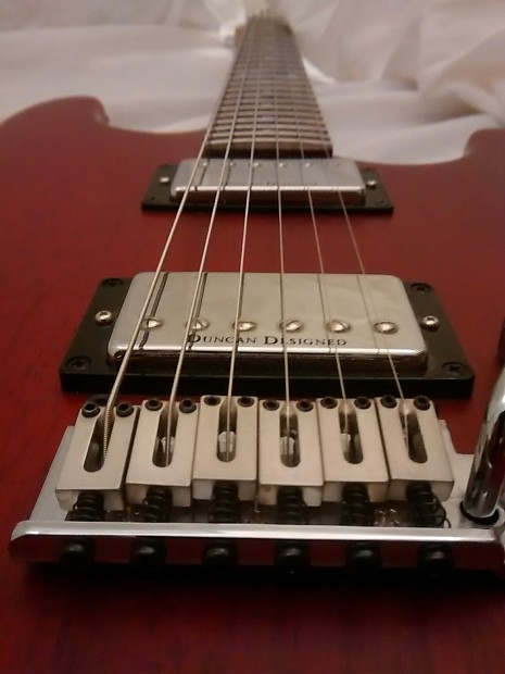 Fender Squier Double Fat HH Stratocaster Satin Trans Crimson Fender Squier Double Fat HH Stratocaster Satin Trans Crimson