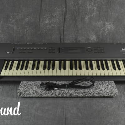 KORG N364 Music Workstation Synthesizer in Very Good Condition.