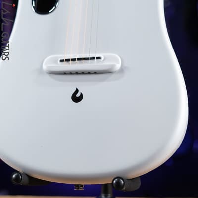 Lava Music Lava Me 3 Smart Acoustic Guitar 36” White w/ Space Bag image 8