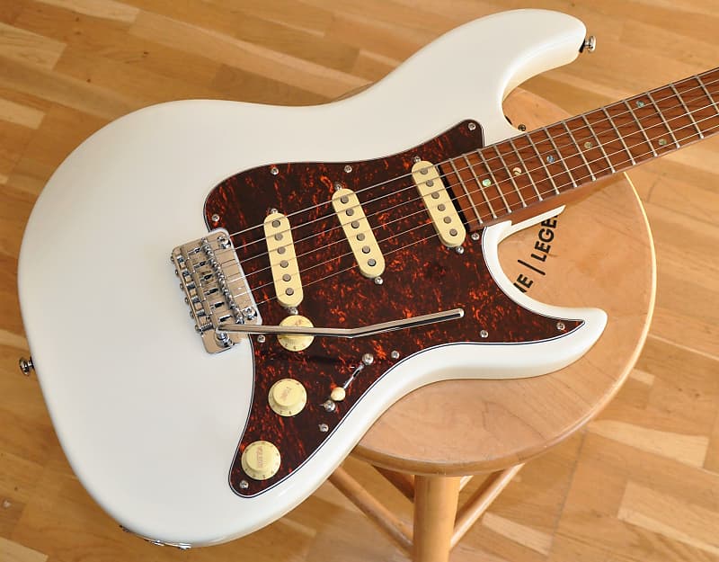 Sire S7 AWH Larry Carlton ストラトキャスタータイプ