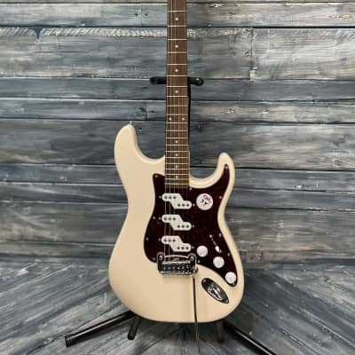 G&L Tribute Comanche Electric Guitar - Olympic White- Blem image 2