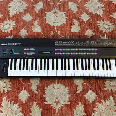 YAMAHA DX7 Digital Programmable Algorithm Synthesiser