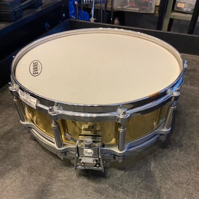 Pearl Free floating 14x5 Brass Snare Free floating 14x5 Brass Snare - Brass