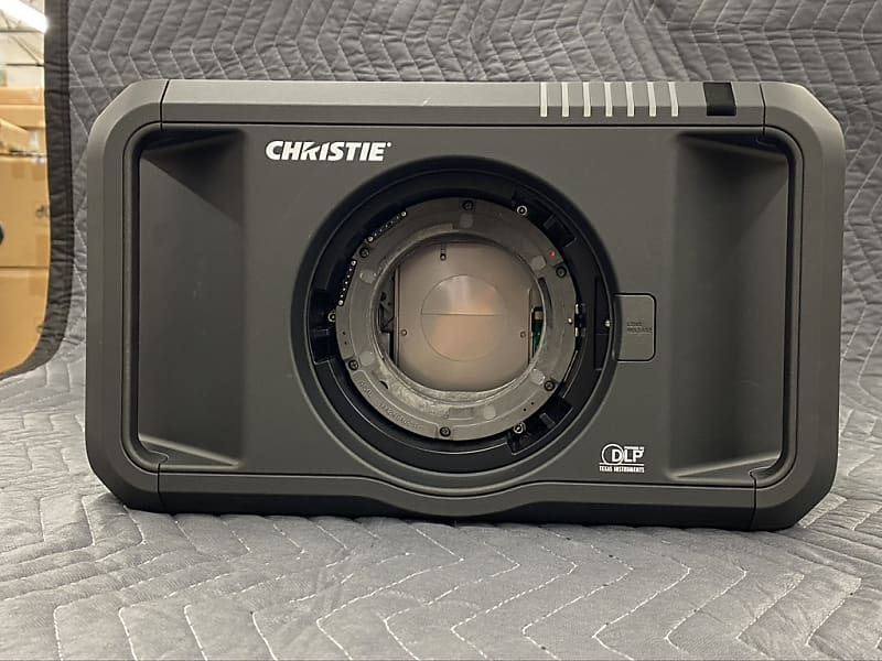 Christie DHD800 HD DLP Video Projector 8,000 Lumen 1080P | Reverb