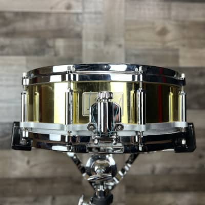 PEARL 21ST ANNIVERSARY 14 X 3.5 FREE FLOATING SYSTEM RED HAMMERED BRASS  PICCOLO SNARE DRUM (PRE-LOVED)