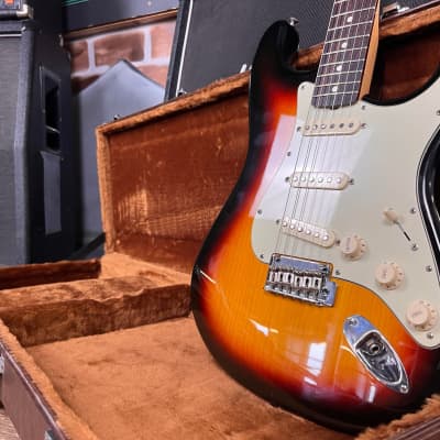 Fender Classic Player '60s Stratocaster 3-Color Sunburst 2006 Electric Guitar image 16