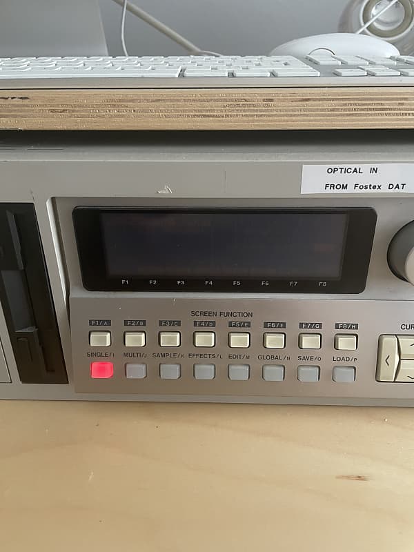 Akai S3200XL MIDI Stereo Digital Sampler 1996
