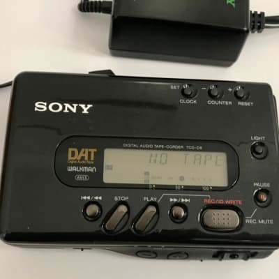 SONY TCD-D8 DATウォークマン ジャンク品 SONY DAT WALKMAN TCD