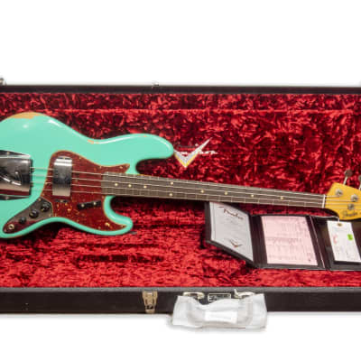 Fender Custom Shop relic – 1964 Jazz bass – Sea Foam Green – 9.5lbs – serial R133274 image 13