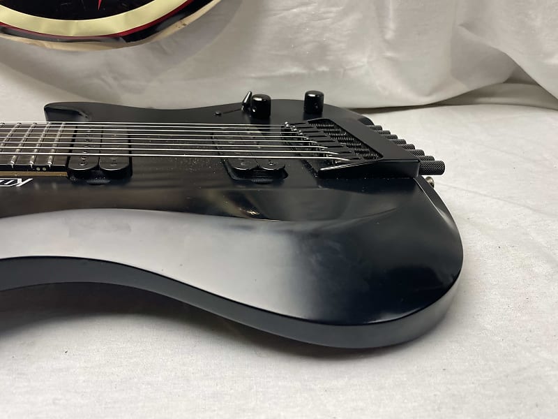 Kiesel Osiris Multiscale 8 Headless Baritone 8-string Guitar Kiesel Osiris Multiscale 8 Headless Baritone 8-string Guitar
