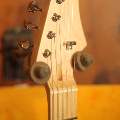 Unbranded Monroe II 2020 Pink 6 string guitar Danelectro style pickups SSS image 5