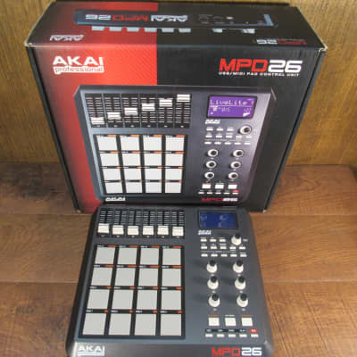 AKAI MPD26 USB / MIDI PAD Control Unit With Box + Power Supply & Cable