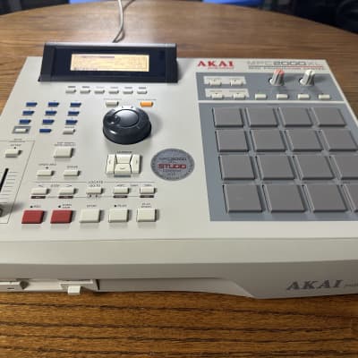 Akai MPC2000XL MIDI Production Center Studio! image 2