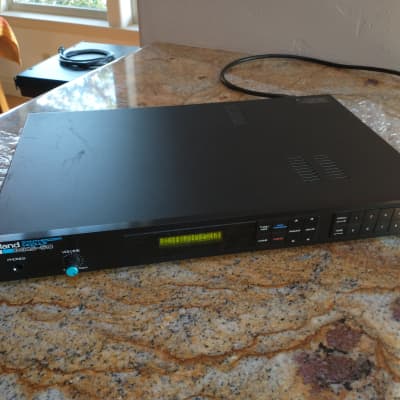 Roland MKS-50 Rackmount Analog Synthesizer CLEAN smoke-free indoors!