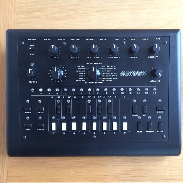 x0xb0x // xoxbox // Roland TB-303 clone // 100% analogue acid bassline  synthesizer
