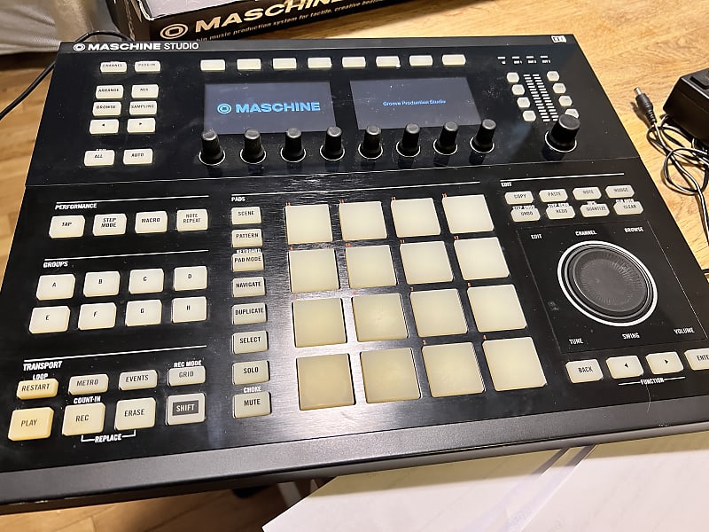 Native Instruments Maschine Studio | Reverb