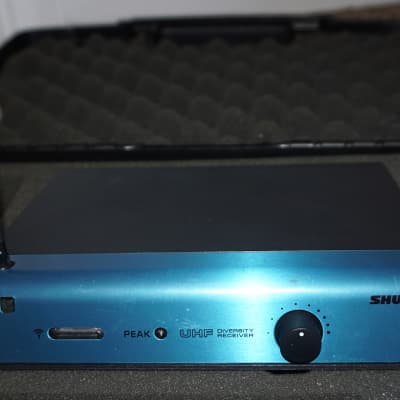 Shure Wireless System UT4A-TE Receiver UT1-TE Transmitter W/Mic & Case Fully Tested Complete System image 2