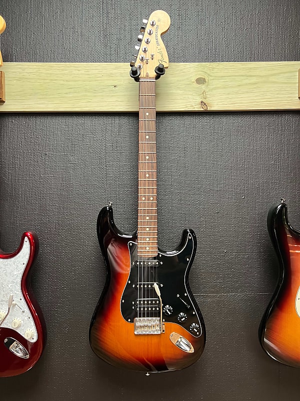 Fender Stratocaster 2011 - Sunburst image 1