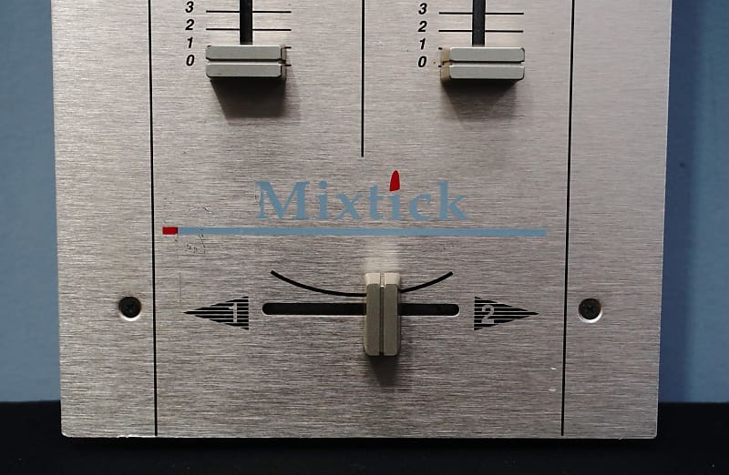 Vestax PMC-06 Pro A Slim Professional Mixtick DJ Mixer Vestax PMC-06 Pro A Slim Professional Mixtick DJ Mixer