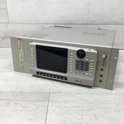 Akai S6000 Sampler