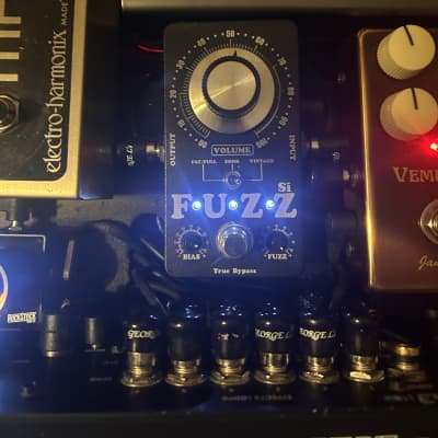 Reverb.com listing, price, conditions, and images for king-tone-minifuzz-si