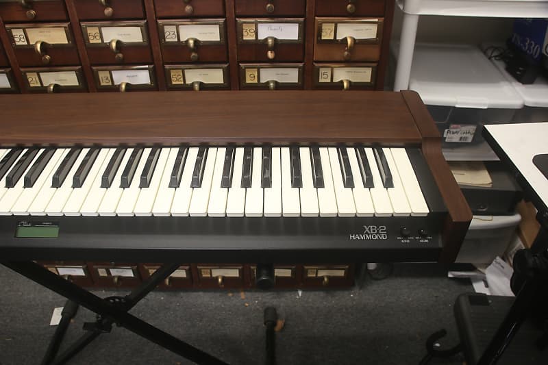 Hammond XB-2 v2 Organ with gig bag and original box