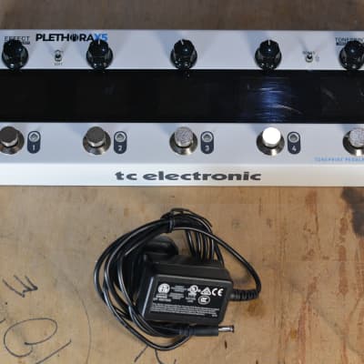 TC Electronic Plethora X5 TonePrint Multi-Effects Pedalboard 2020 - Present - White image 7