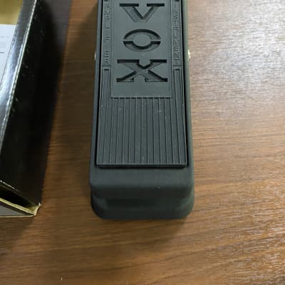 Amazon.com: Vox V845 Classic Wah Guitar Effects Pedal w/All