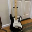 Fender Player Stratocaster with Maple Fretboard 2018 - Present Black