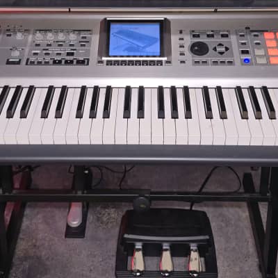 Roland Fantom-X8 88-Key Workstation w/ Hard Case