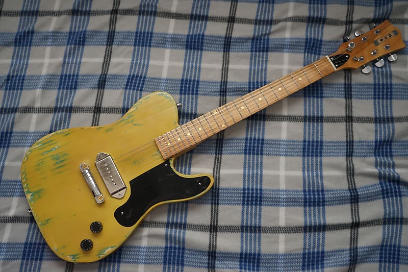 Telecaster dog store ear p90