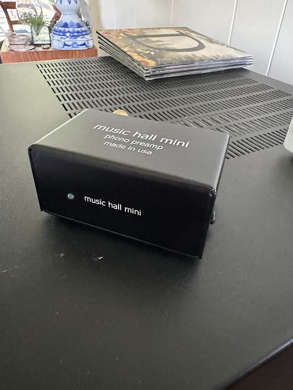 Music Hall Mini MM Phono Pre-Amplifier 2010s - Black  			