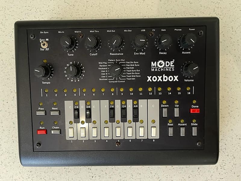 x0xb0x tb-303 clone by Mode Machines - XOXBOX 303 acid synth