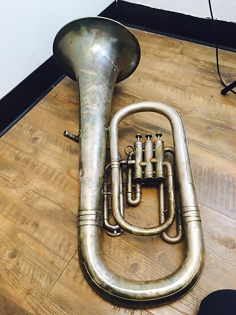CG CONN Vintage euphonium for parts or restoration. Early 1900's