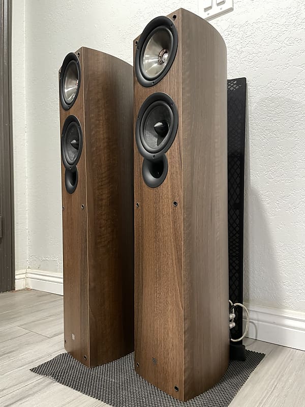 KEF Q Series IQ5 Floor Standing Speakers immaculate KEF Q Series IQ5 Floor Standing Speakers immaculate