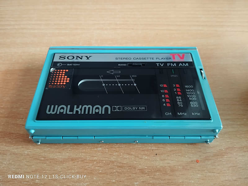 Sony WM F30 1984 - Sony Walkman radio Cassette player WM F 30 Green working  video test