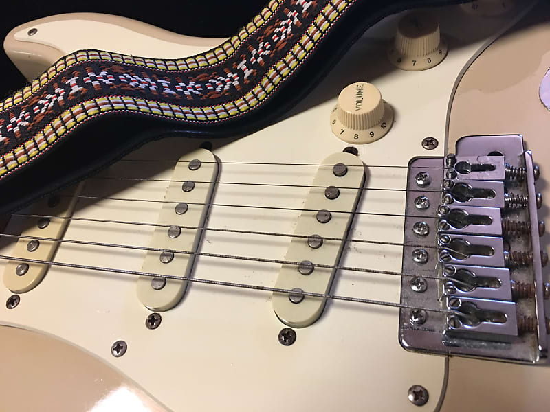 Harmony deals stratocaster est1892