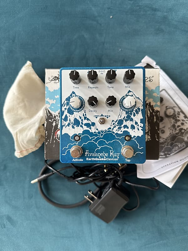 EarthQuaker Devices Avalanche Run Stereo Reverb & Delay with Tap Tempo V2