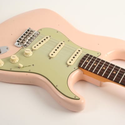 Fender Custom Shop Limited 1964 Stratocaster Journeyman Relic Super Faded Aged Shell Pink CZ567759 image 3