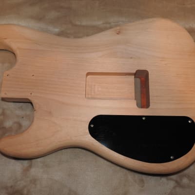 Strat Project 3pc Alder Body 1pc Padauk Top Black Binding Padauk Neck with Kingwood Fretboard! image 10