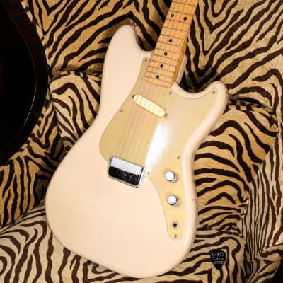 Fender Musicmaster with Maple Fretboard 1956 - 1959 | Reverb