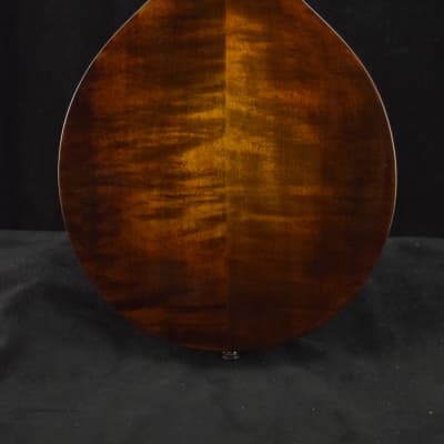 Eastman MD504-CS A-Style Oval-Hole Mandolin Classic Sunburst image 5