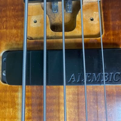 Alembic Epic 5 String Bass 1996 Natural with case! image 8