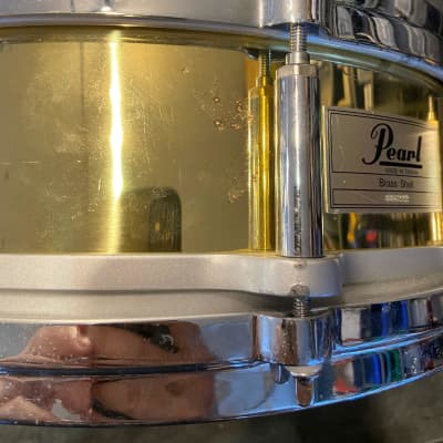 Pearl Free floating 14x5 Brass Snare Free floating 14x5 Brass