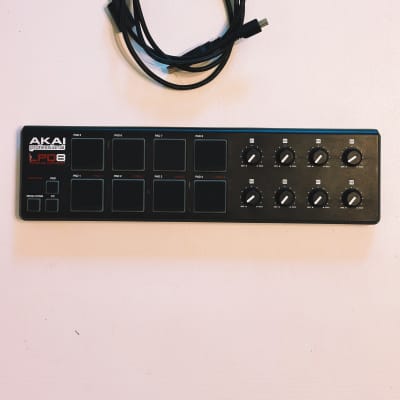 AKAI Professional LPD8 Portable USB-powered MIDI Controller