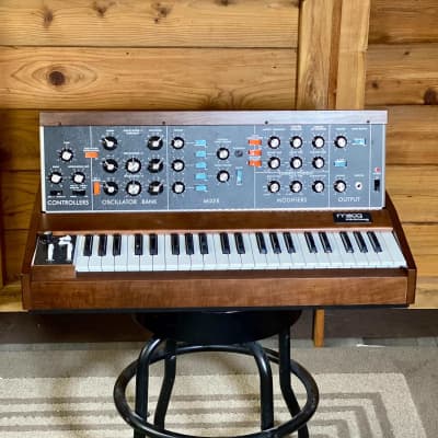 Moog Minimoog Model D MIN-MOOG-D04-01  Analog Synthesizer