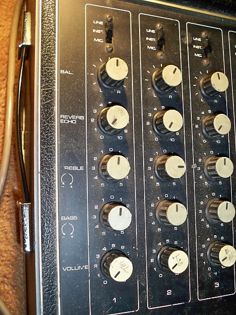 Yamaha em 100 vintage powered pa mixer with REAL SPRING