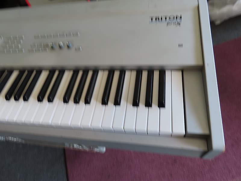Used KORG Used KORG Triton Pro X 88 Key Keyboard Workstation