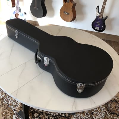 Lindo Hard Case Acoustic / Classical / Electro Guitar | Lockable | Plush-Lined | Inside Storage Pocket - Black Faux Leather / Tolex image 2