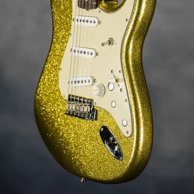 Dick Dale Stratocaster, Rosewood Fingerboard, Chartreuse Sparkle image 5